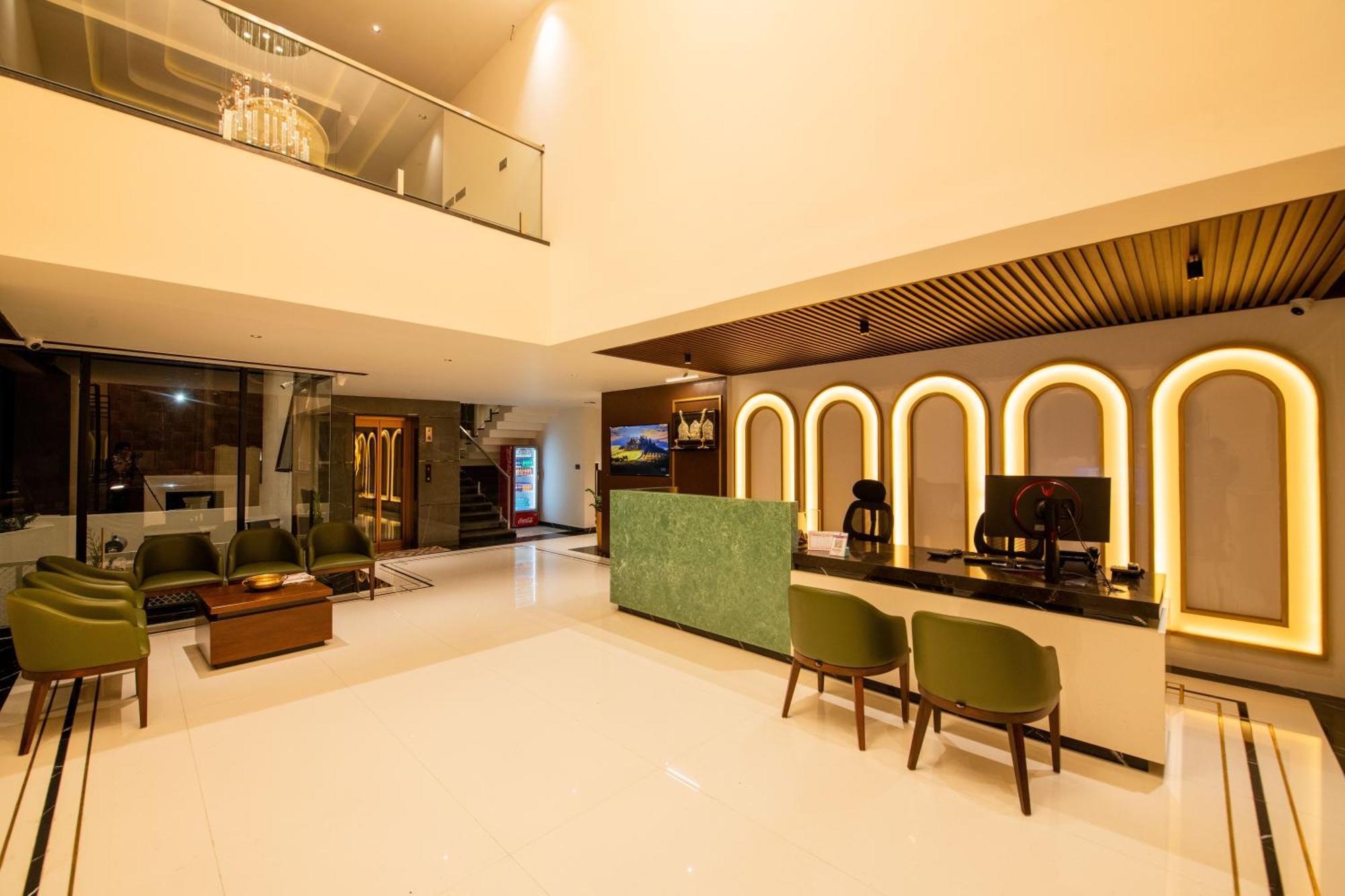 Hotel Mysore Radiance Exterior photo