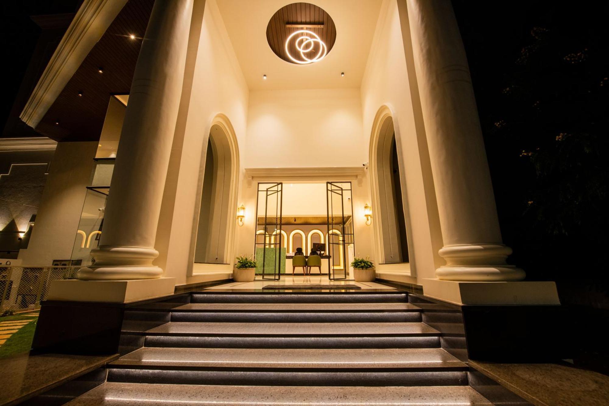 Hotel Mysore Radiance Exterior photo