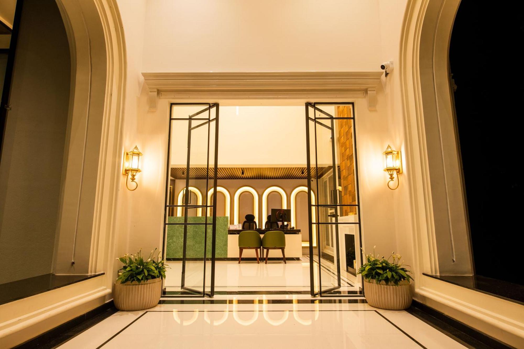 Hotel Mysore Radiance Exterior photo