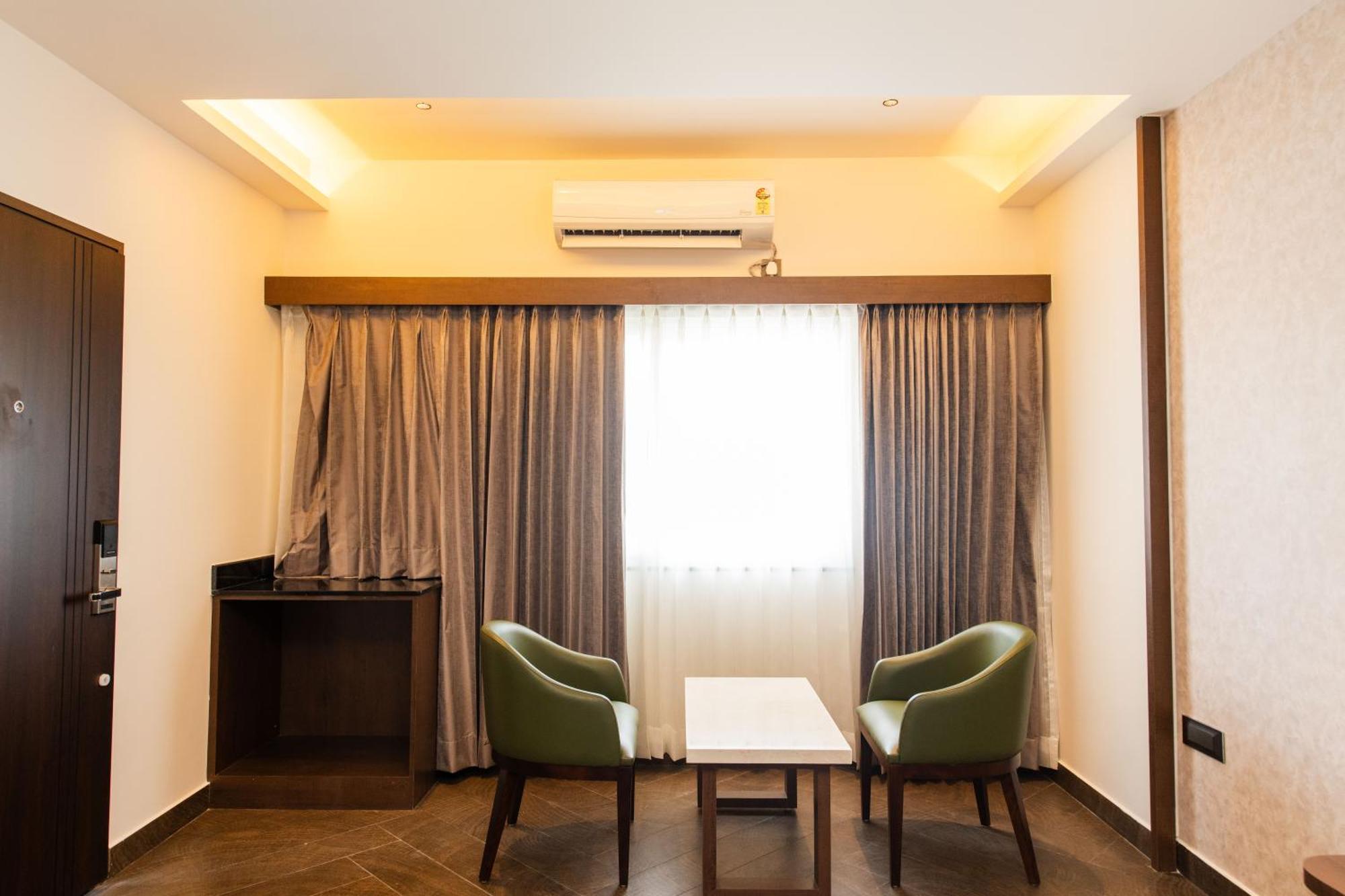 Hotel Mysore Radiance Exterior photo