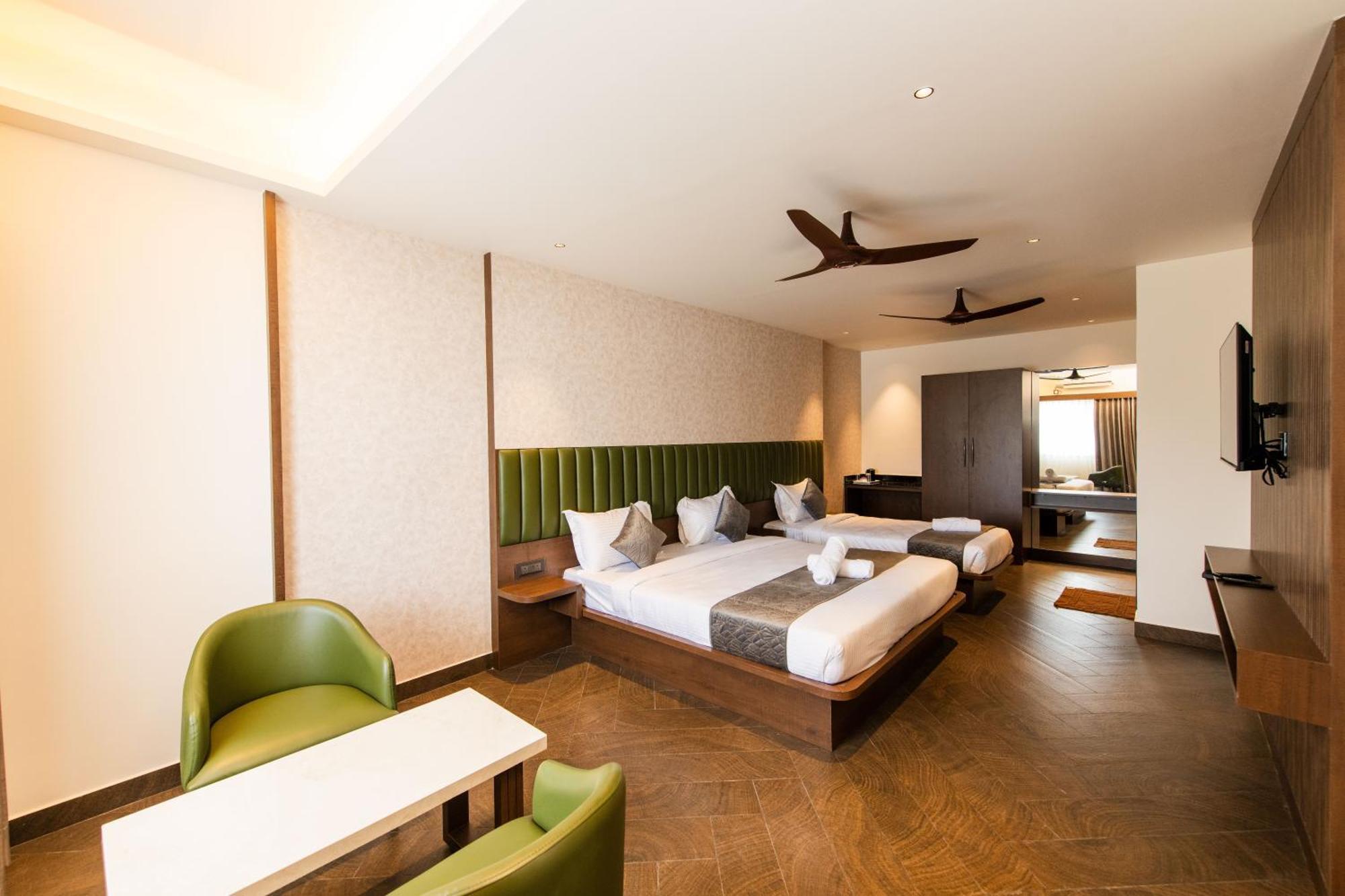 Hotel Mysore Radiance Exterior photo