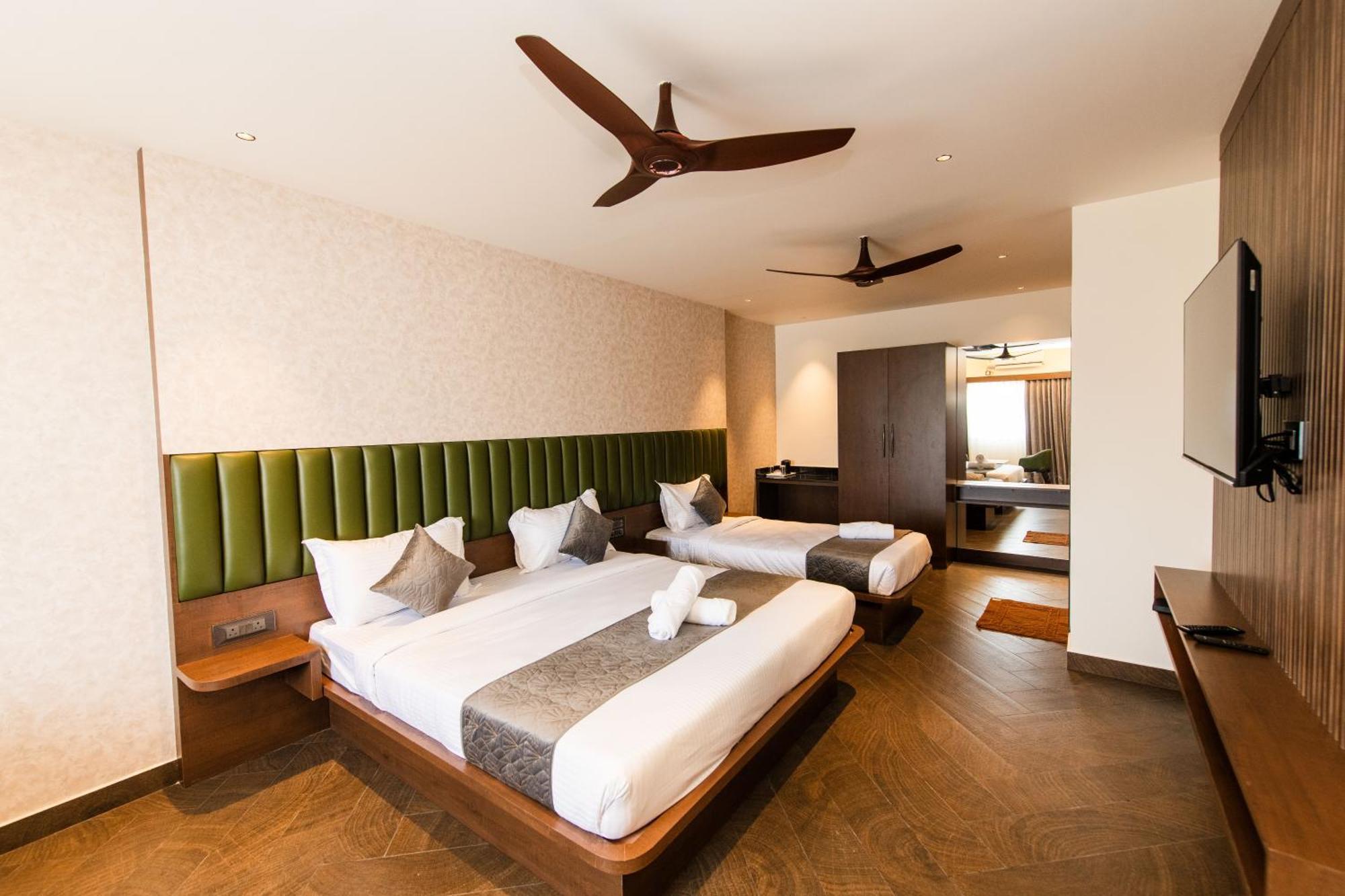 Hotel Mysore Radiance Exterior photo