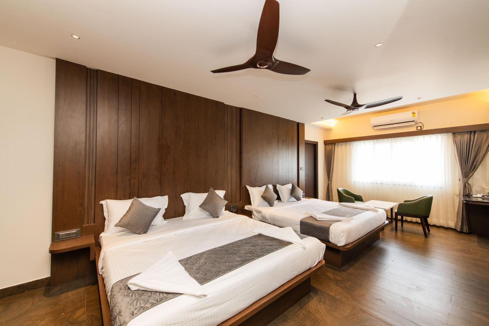 Hotel Mysore Radiance Exterior photo