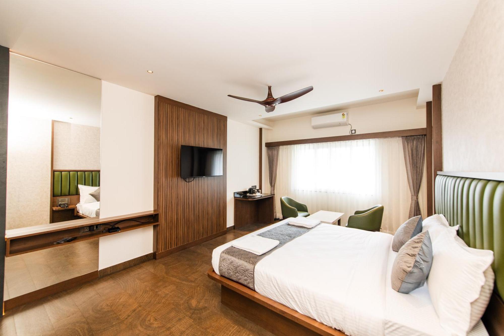 Hotel Mysore Radiance Exterior photo