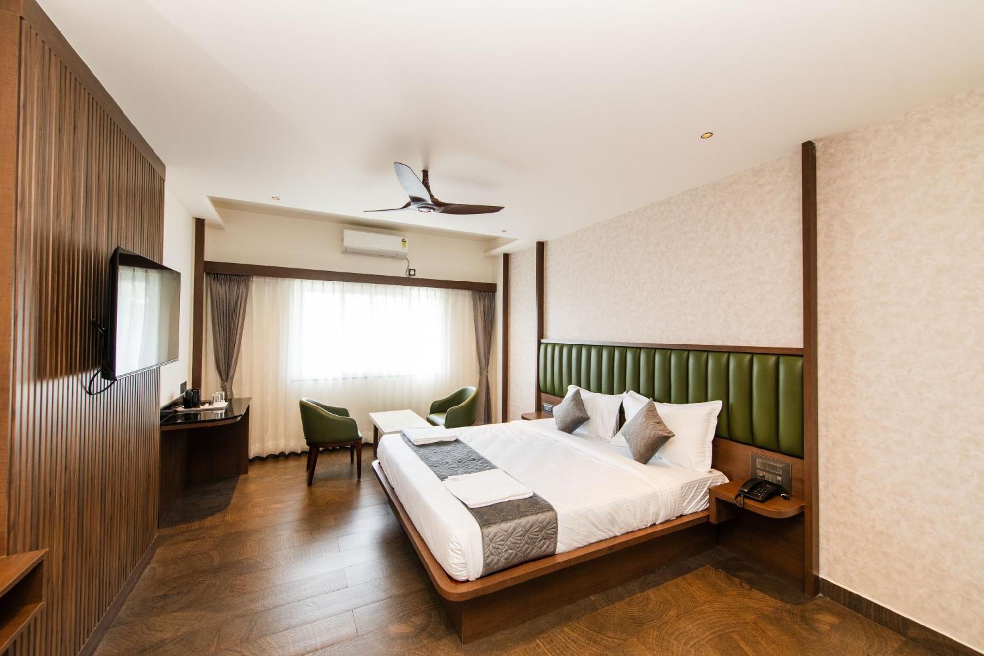 Hotel Mysore Radiance Exterior photo